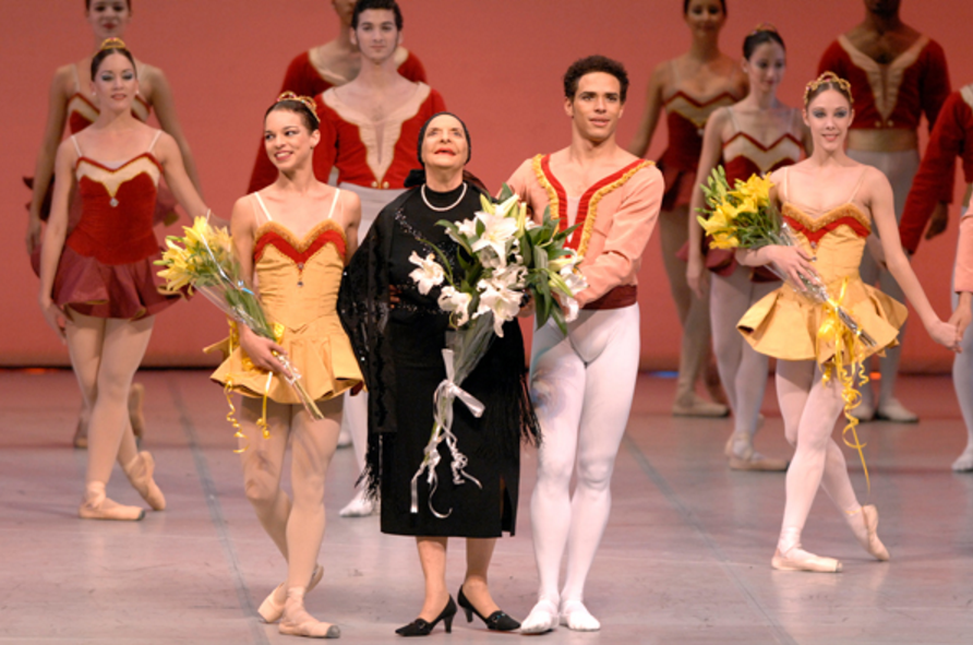 Macintosh HD:Users:jorgevillegashernandez:Desktop:PENDIENTES PARA GUARDAR O PUBLICAR:20191017 ALICIA ALONSO NOS DEJA:ALICIA ALONSO. ACERVO DEL AUDITORIO NACIONAL. FERNANDO ACEVES.png